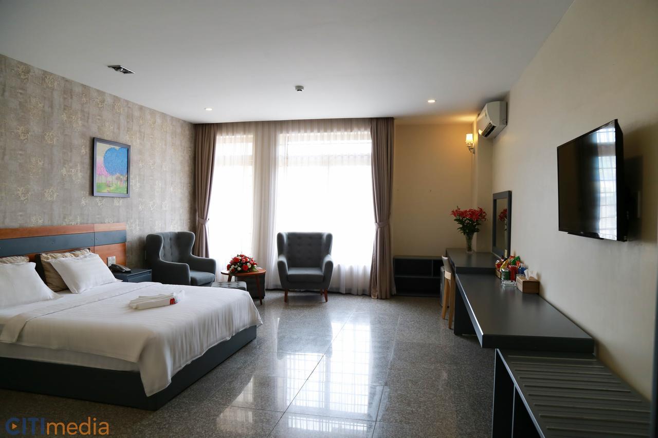 Mai Vy Hotel Trang Bang Экстерьер фото