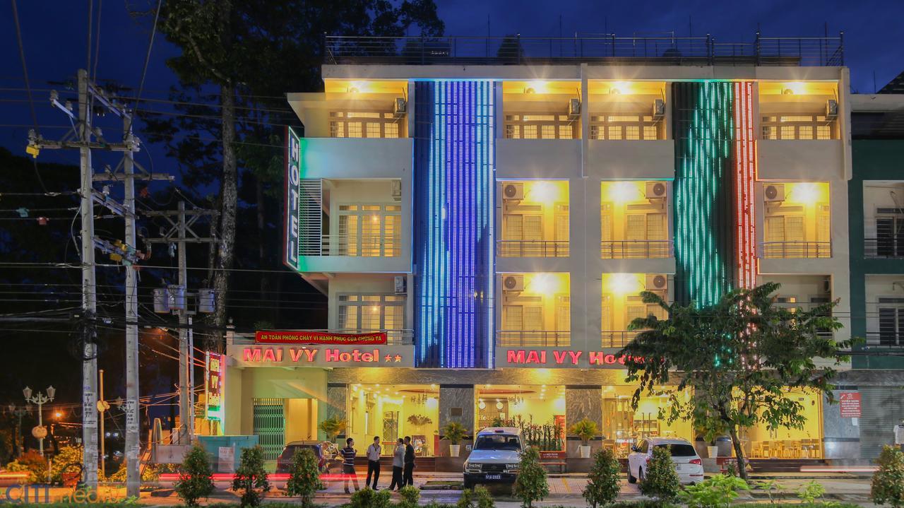 Mai Vy Hotel Trang Bang Экстерьер фото